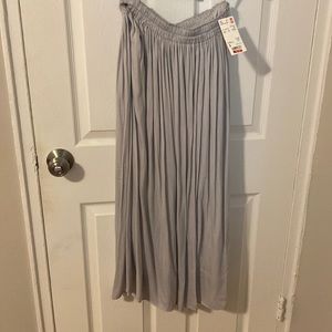 Uniqlo women’s skirt NWT size small with pockets